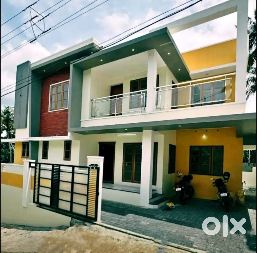 Sreekariyam chempazanty Chenkottukonam Redbrick 5 BHK attached open W
