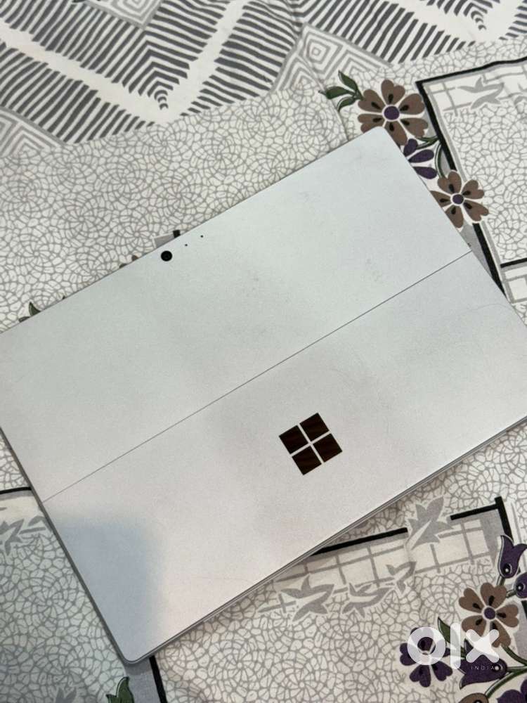 Microsoft Surface Pro 5 8/256 in Excellent condition