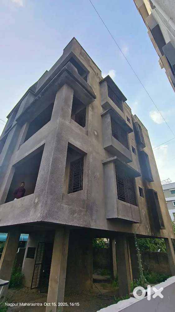 A independent building with 2bhk 3 floor with 2k parking avlb for rent