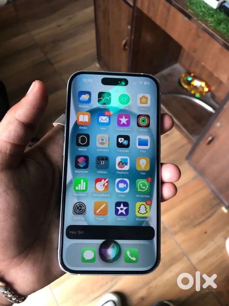 Selling my 6 months uesd I phone 15 need urgent money