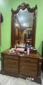 Dressing table