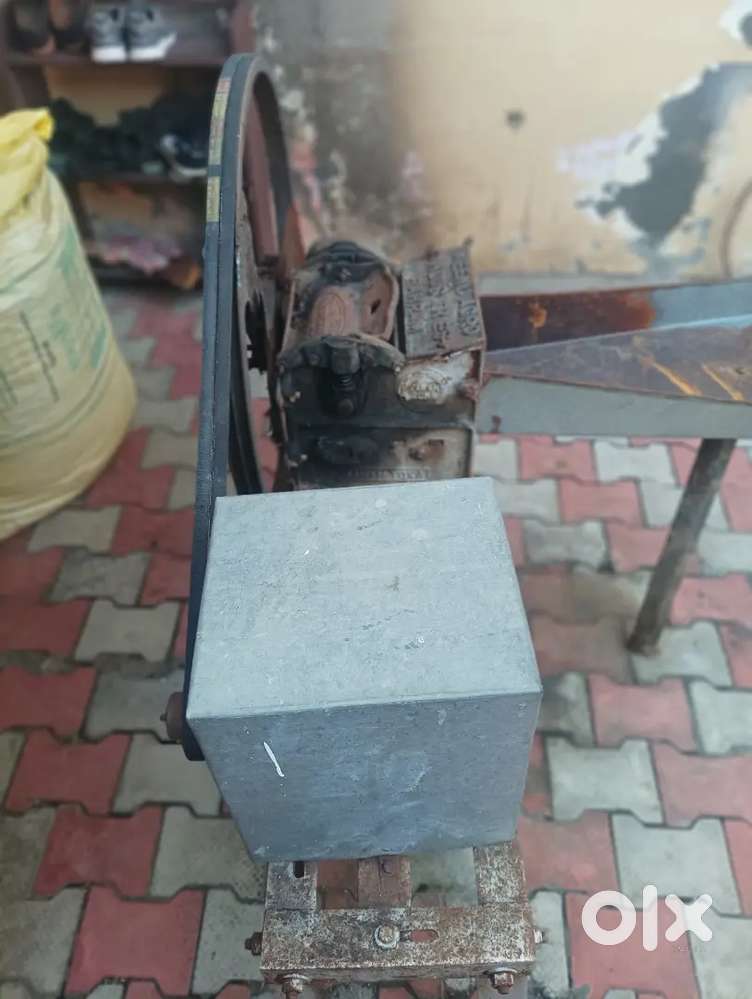 Grass toka machine