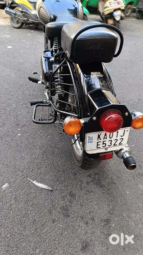 Royal Enfield bullet with 350classic bs4