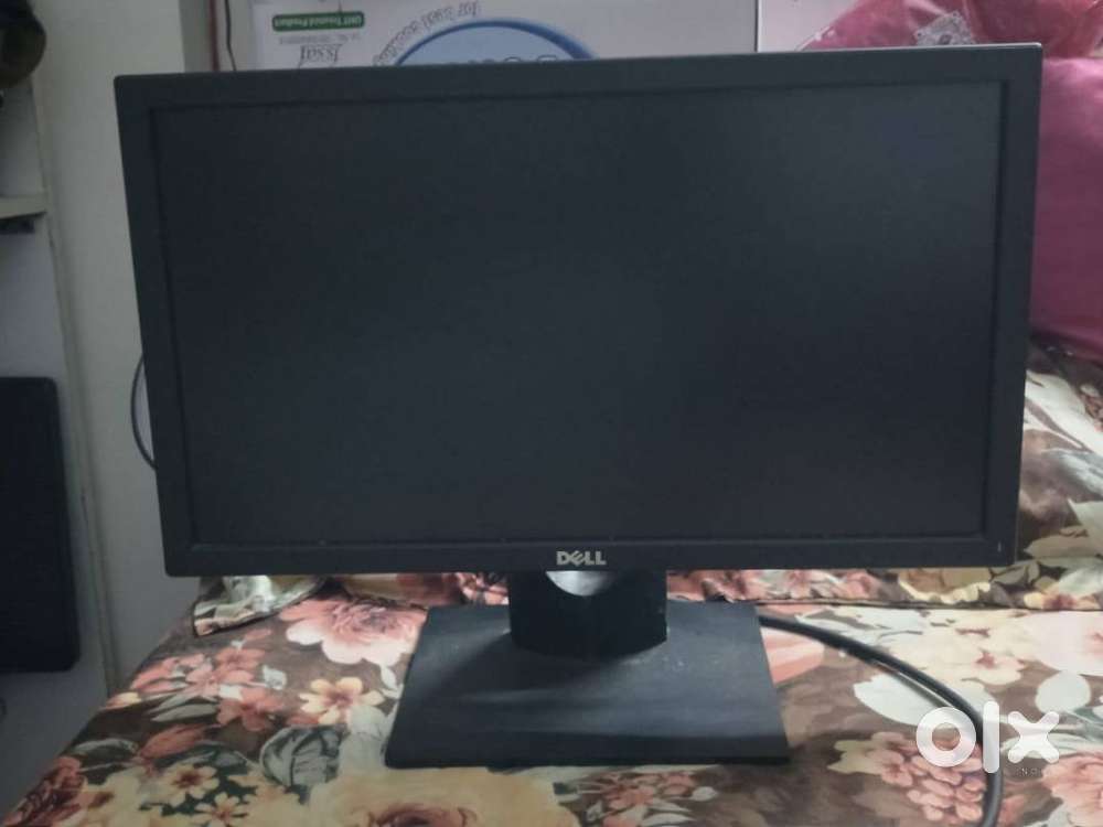 DELL & LG LCD Monitor, CPU, Keyboard, Mouse & Headphones.