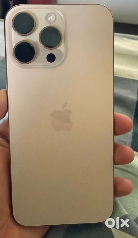Iphone 16 pro max desert titanium 256 gb mint condition new