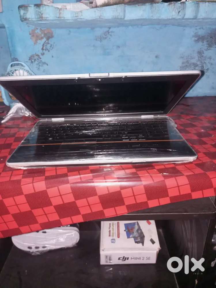 Dell laptop windows 7 ( 8  Gb Ram ) 256 Gb memory card
