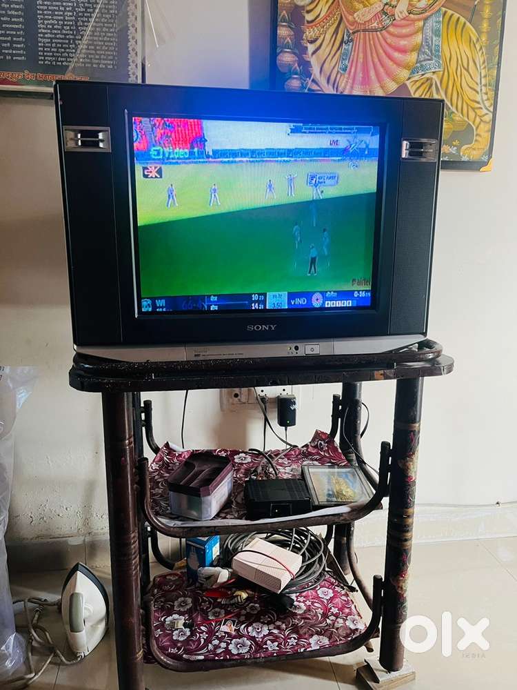 Urgent sell sony wega Trinitron crt TV