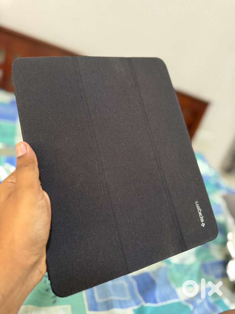 Apple Ipad 12.9inch M1 5th gen 256 GB with Apple pencil