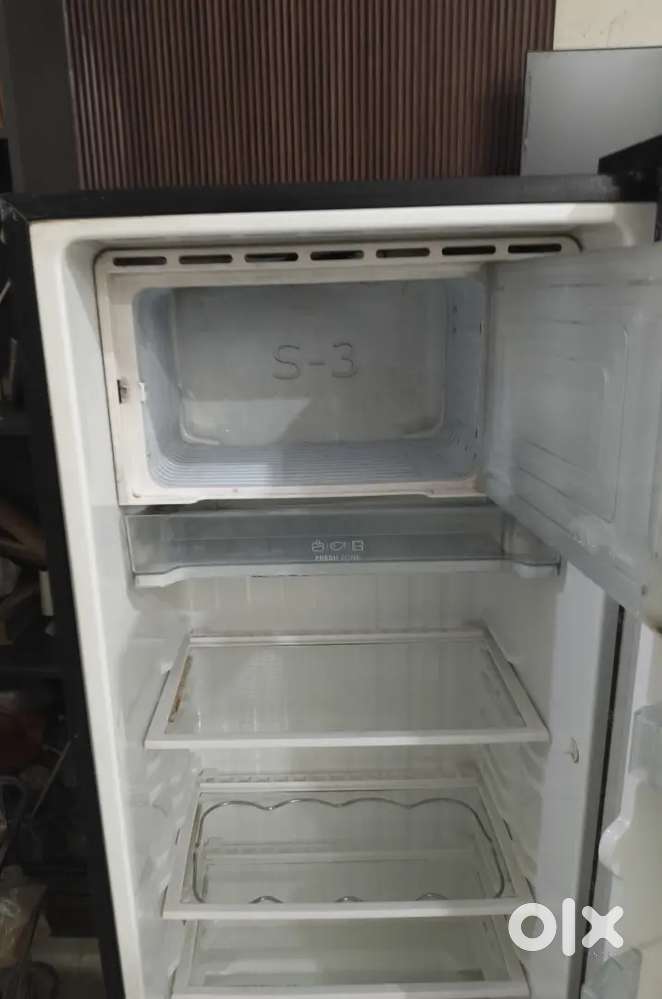 263Litres LG Fridge