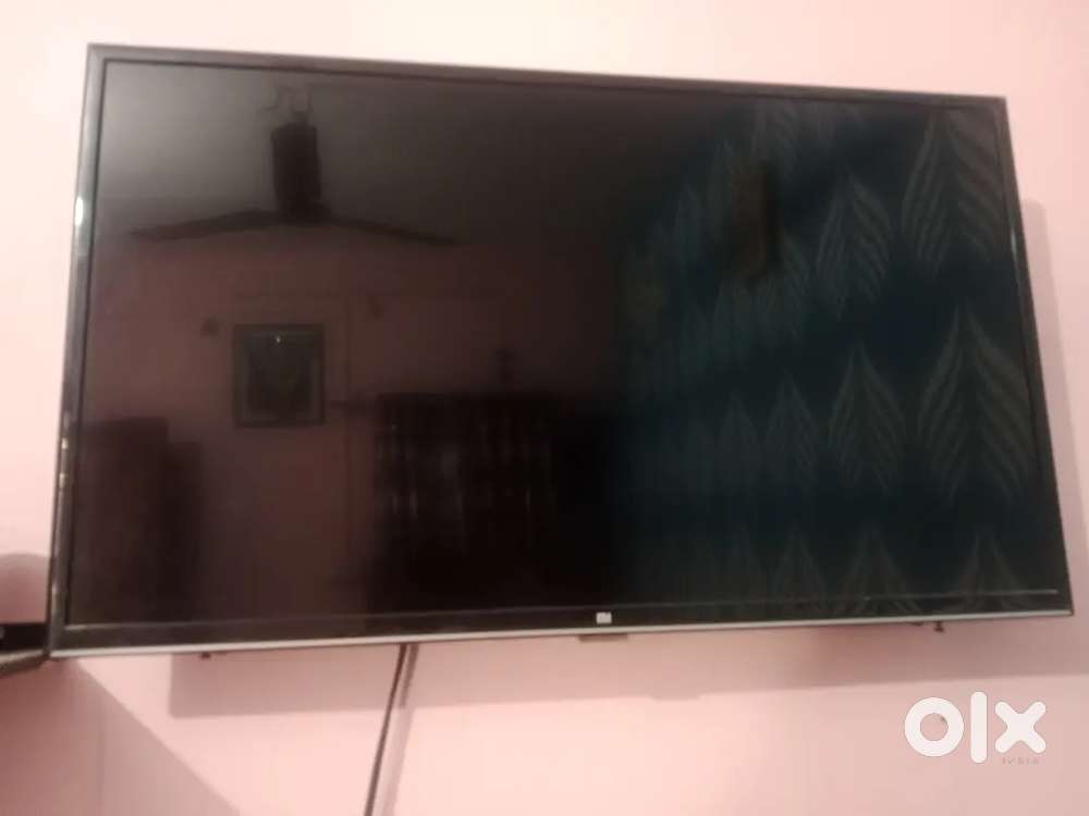 Mi 32-Inch Smart LED TV used for 2 year and in excellent condition