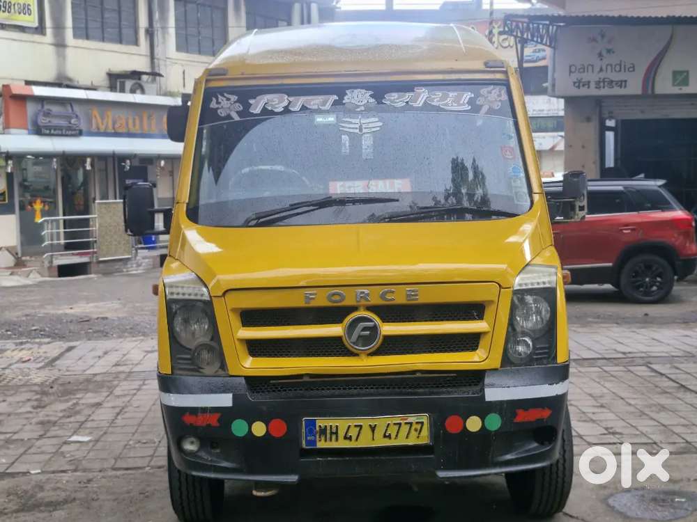 Traveller 17 seater school bus