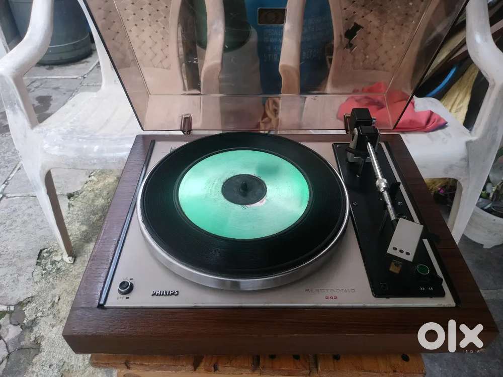 Philips 242 Turntable/ Record Player