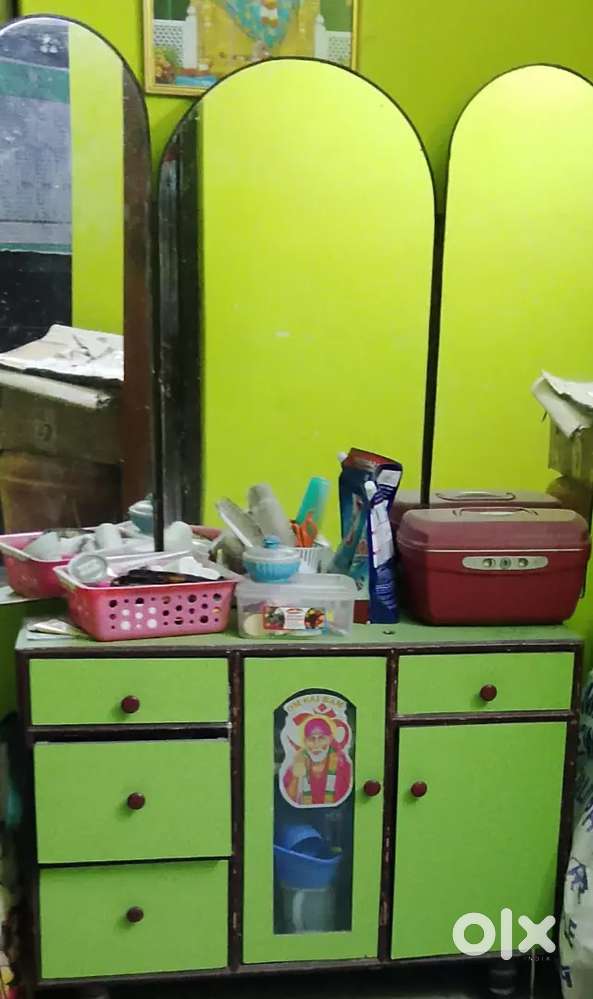 Dressing table