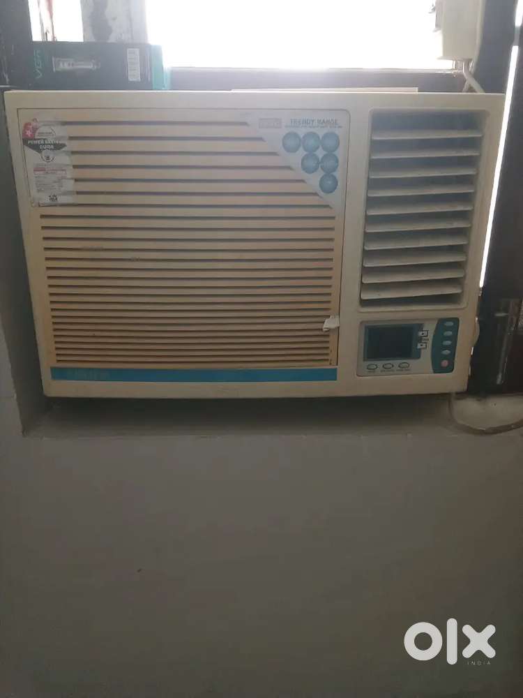 To sell air conditioner onida