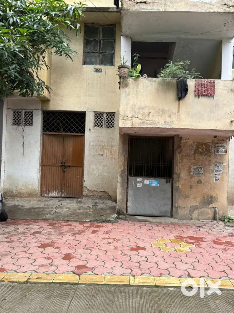 Garden facing  2 mins from metro station near by vegetables market