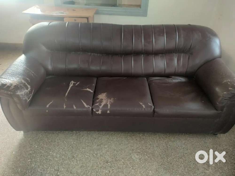 5 seater sofa“classic leatherette overstuffed sofa set”