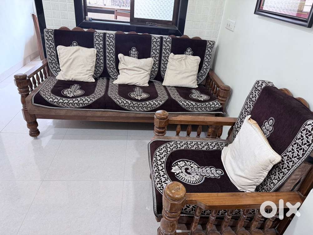 Pure BTC (sagwan) polished sofa