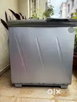 Whirlpool semi automatic washing machine
