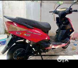 Electric scooty Ceeon