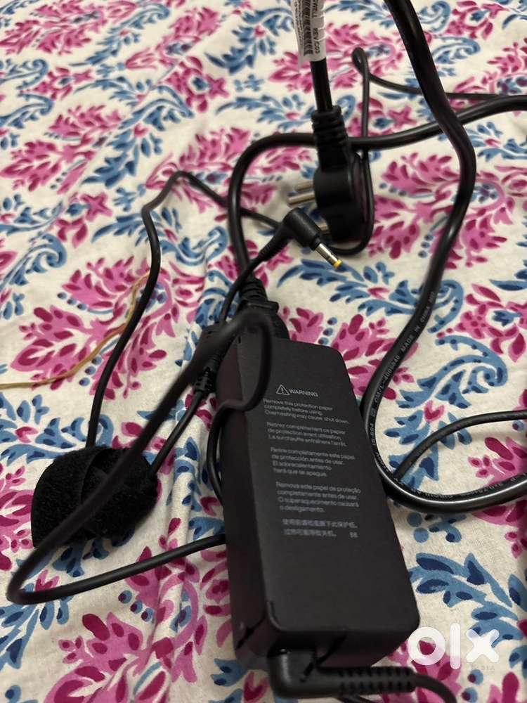 Lenovo 65W Round tip AC charger