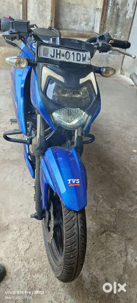 TVS Apache RTR 160 4v BS6