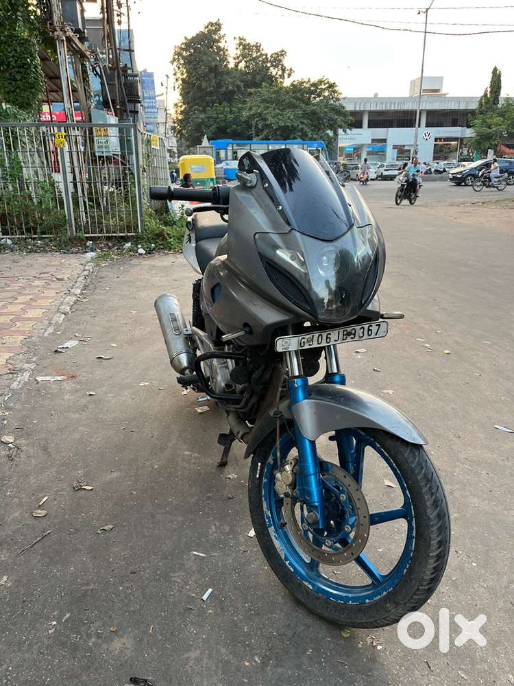 BAJAJ PULSER 220