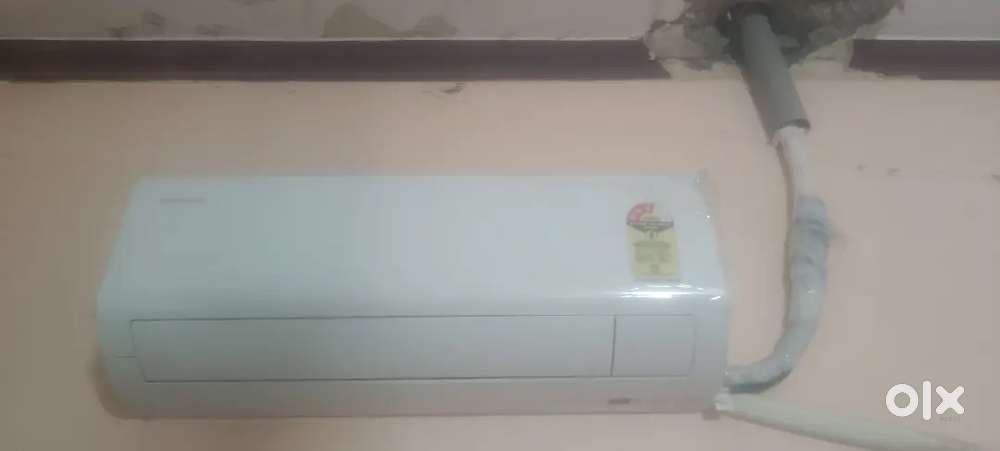 1.5 ton 1 month old samsung AI bespoke