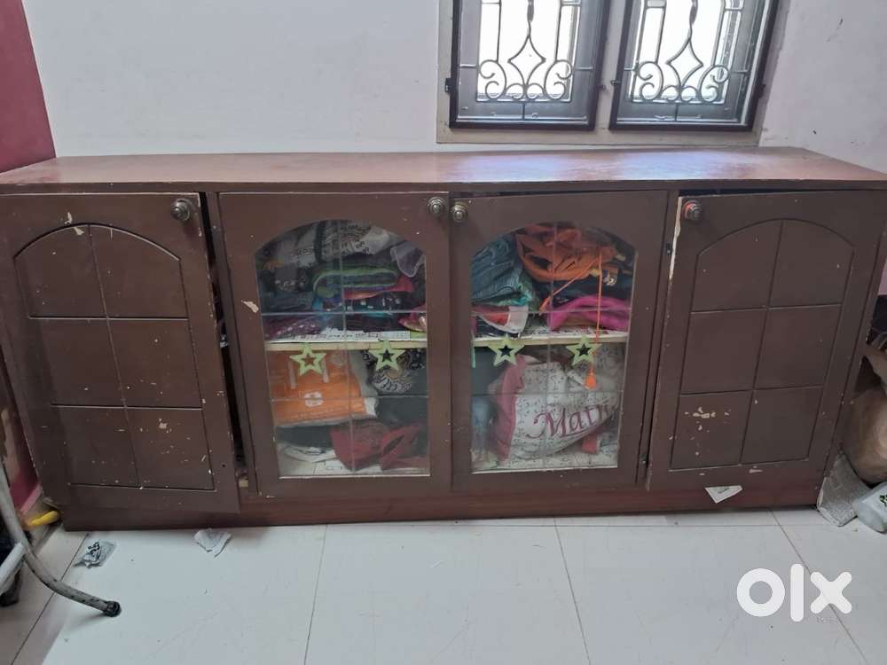 Storage cupboard for books/Dress