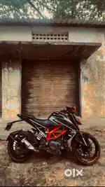 KTM DUKE 250 (single owner , showroom Service)