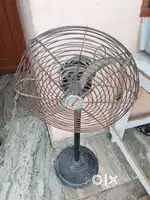बॉक्सर फैन है चालू हालत मैं है पुराना है बेचना है