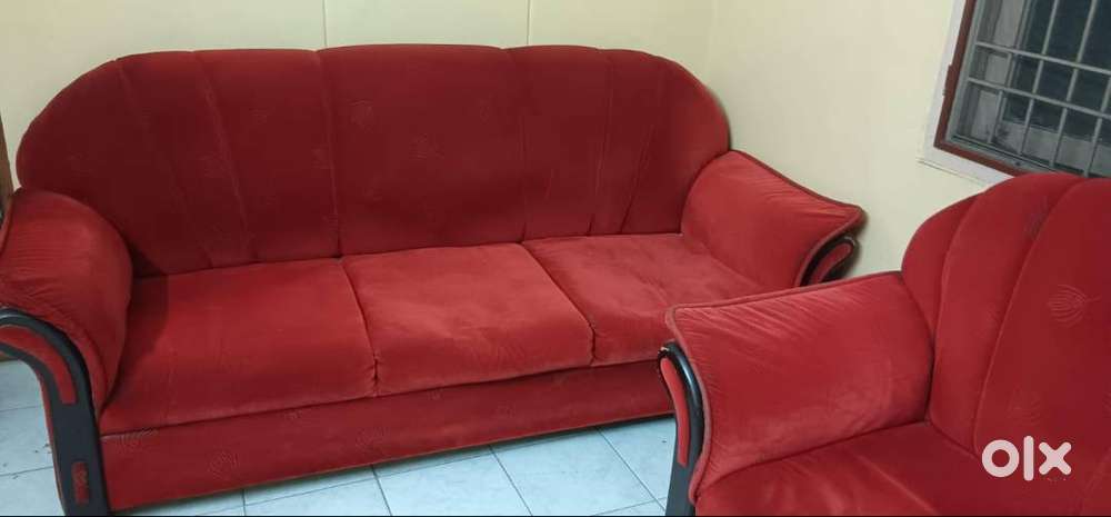 5 seater Red sofa