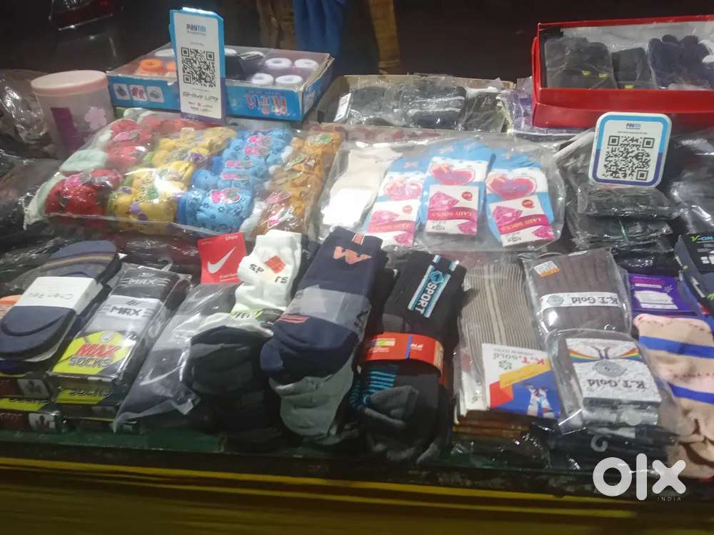 I need Shop staf from bag shop