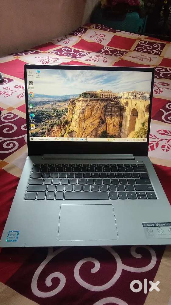 Intel i5 8th Gen - Lenovo