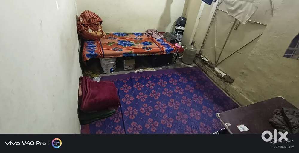 room me parther ship me rehne ke liye