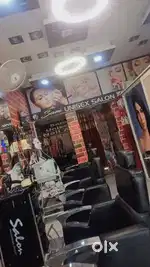 Need Fresher beautician or helper(accommodation provided)sector125