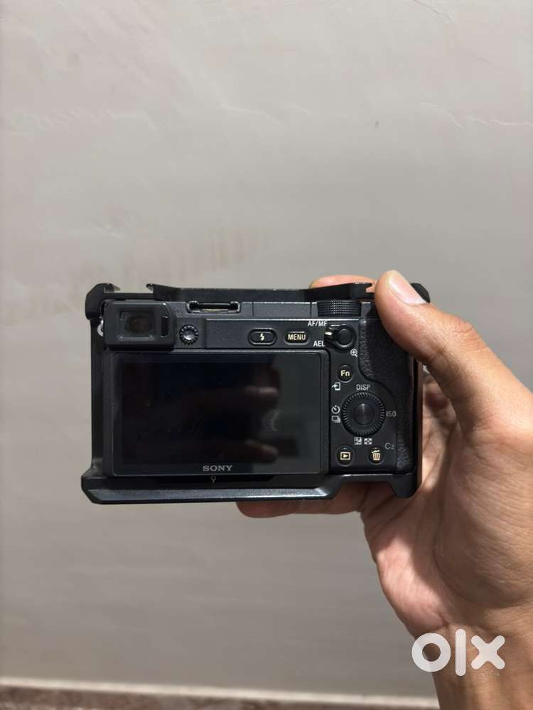 Sony A6400 with kit lens (mint condition)