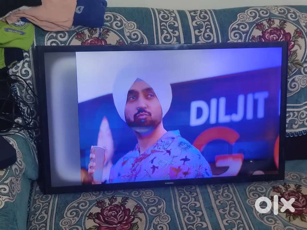 32 inch Samsung led  good condtion Sale money need 1600