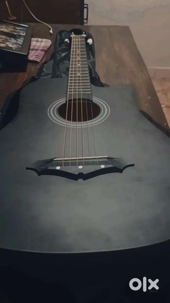 Intern 38c Guitar