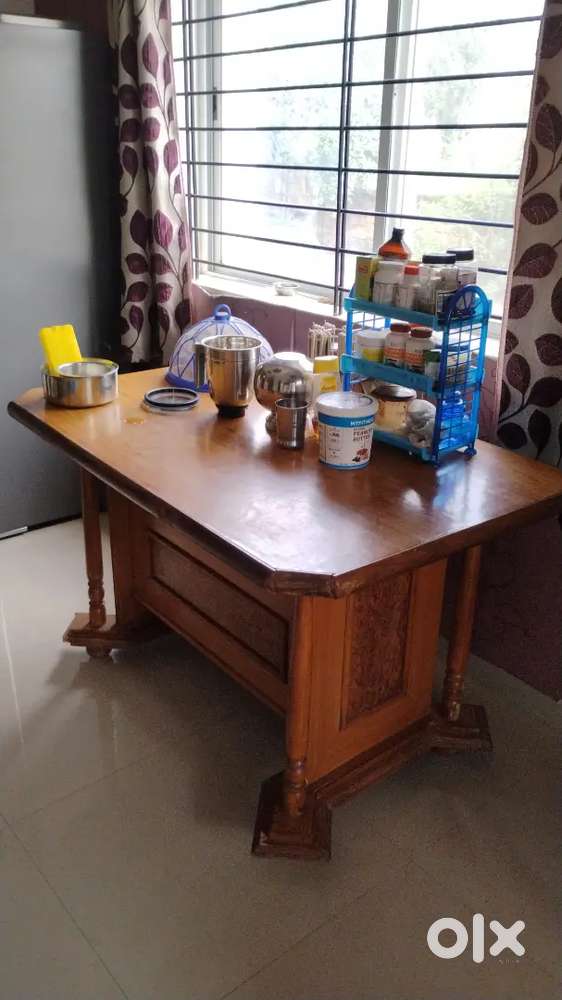 Dining Table 4 seater