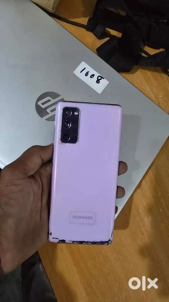 Samsung S20 FE 5G koi dikat nhi h ( 128 GB )  8GB RAM