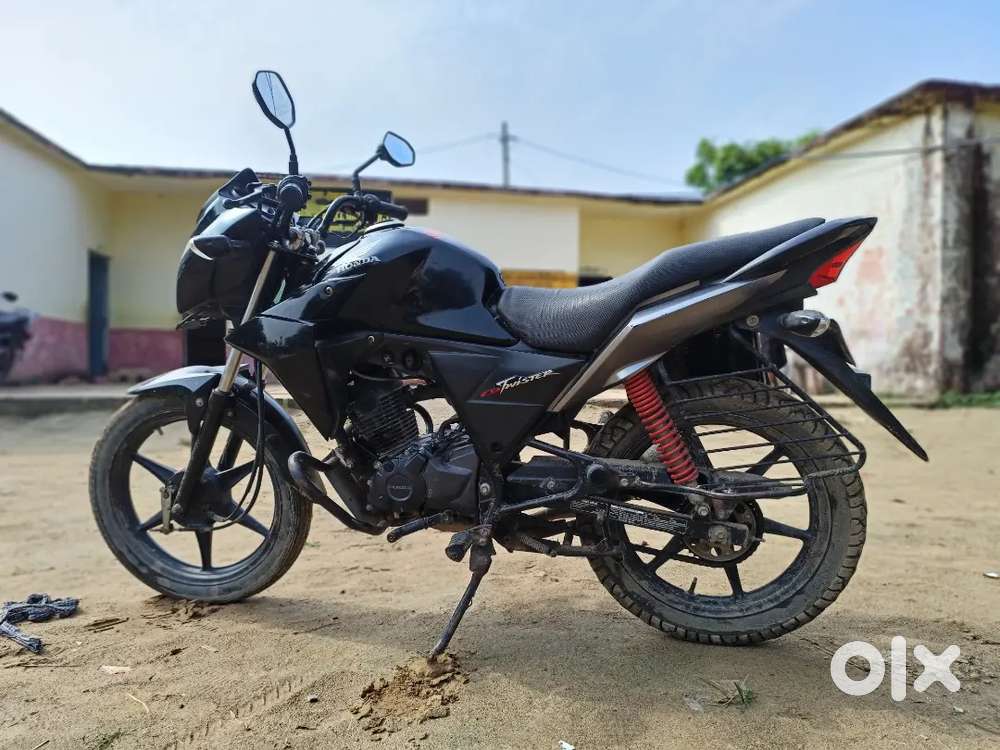 एक हाथ की चली एकदम अच्छी कंडीशन बहुत ही कम चली है