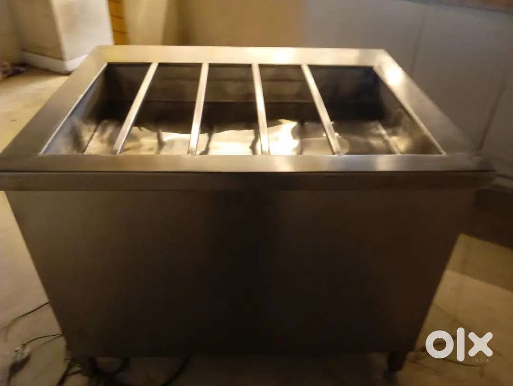 Subway Salad Counter