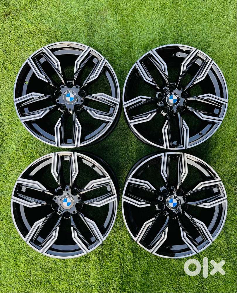 BMW OEM ALLOY WHEELS 18 INCH (EXCELLENT CONDITION)
