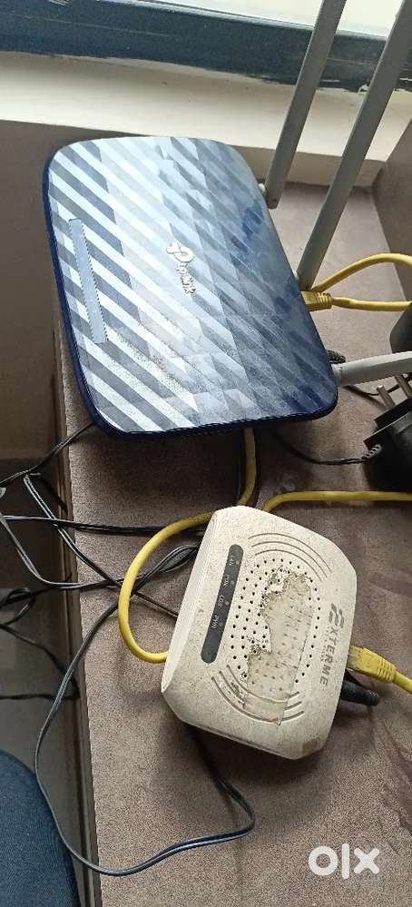 Wifi router for both Ethernet and fiber optics