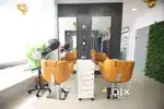 BEAUTY PARLOUR FOR SALE