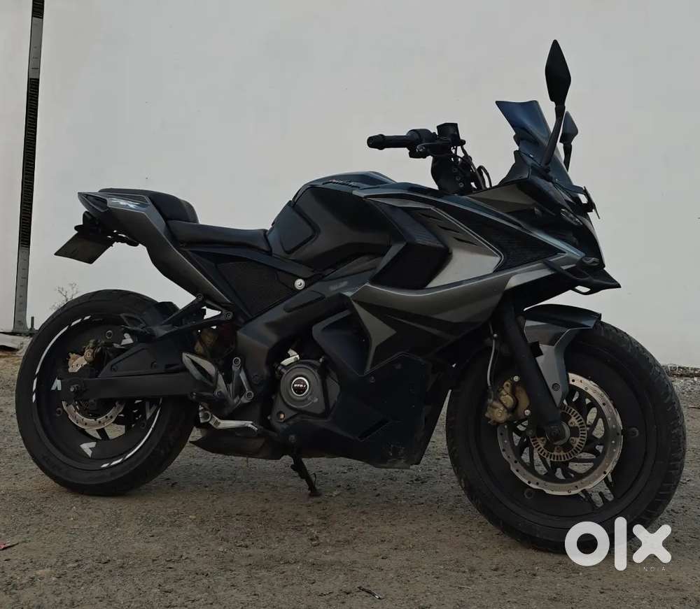 Rs 200 in mint condition, modified