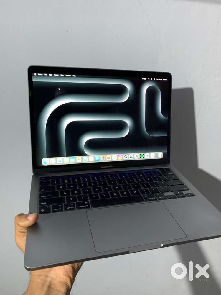 Macbook pro M1 256gb with 87w charger