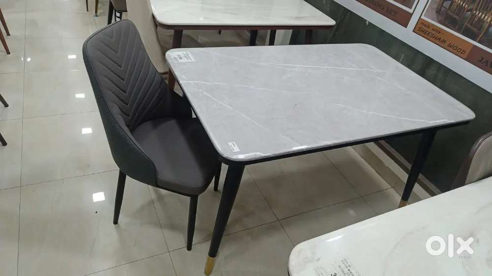 DREAM DINING TABLE RS-24999