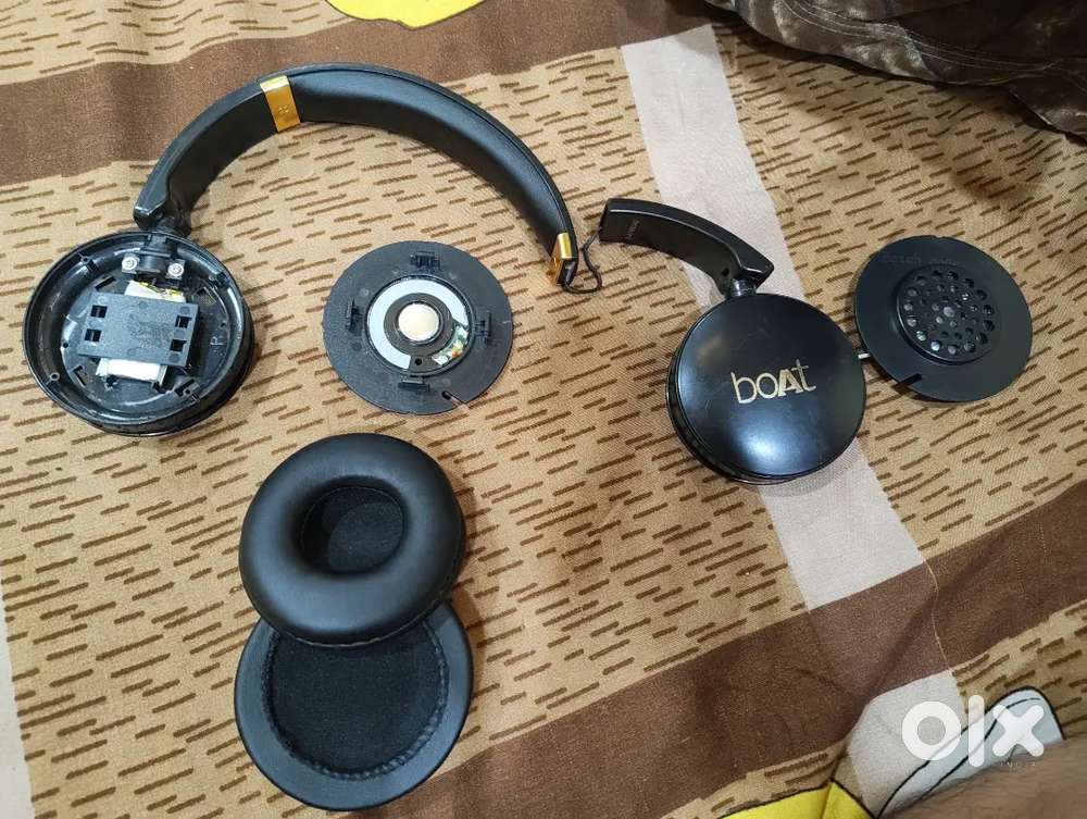 Broken headphones parts