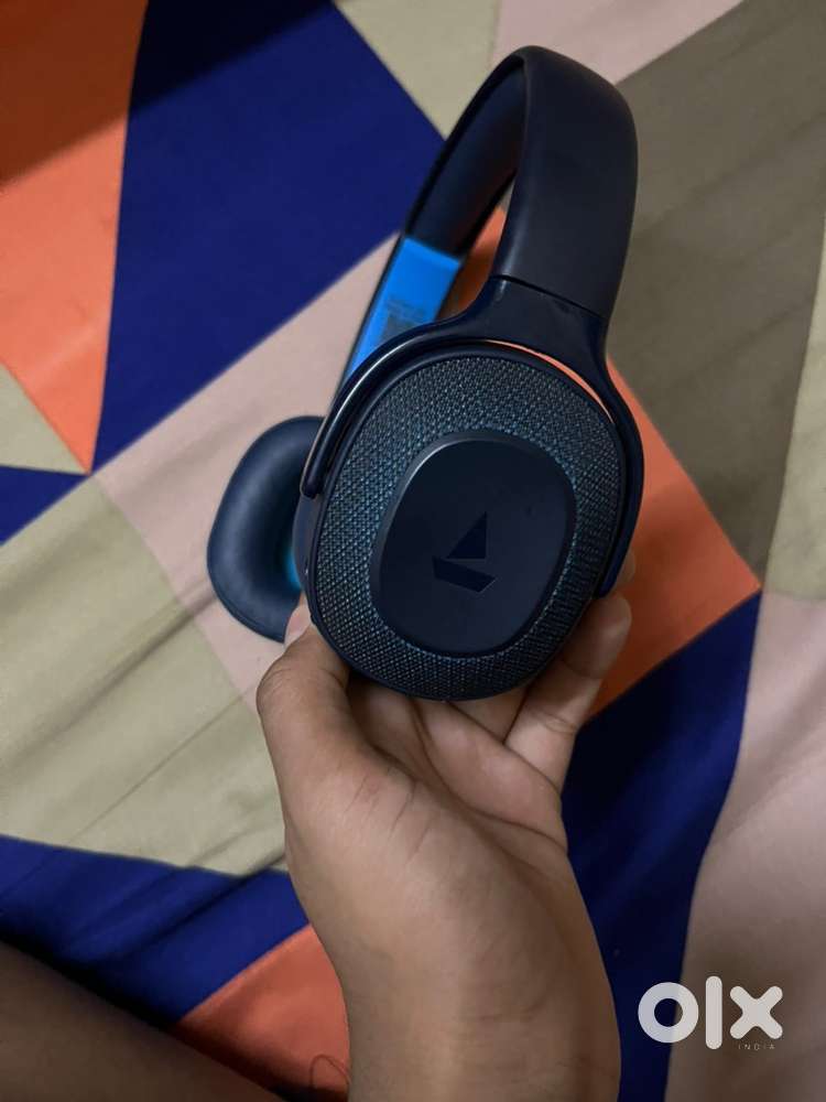 Headphone boat company